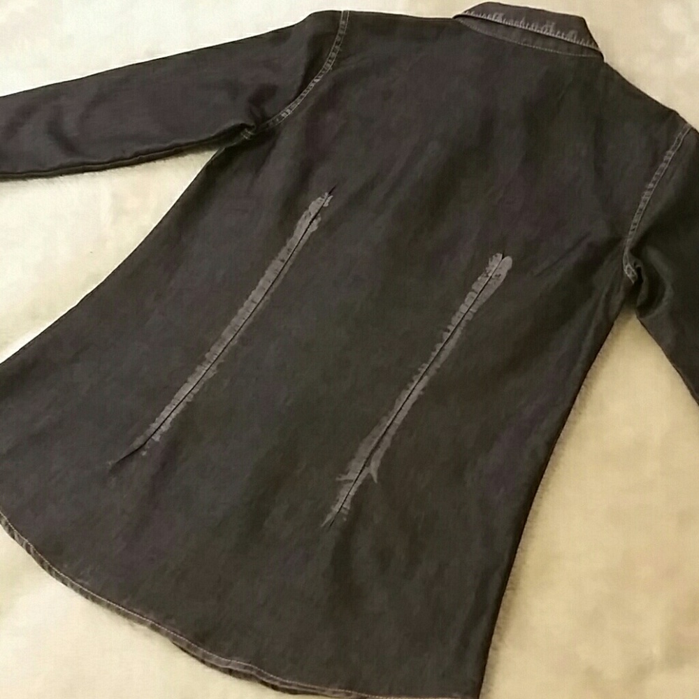 Selena Gomez blouse - Picture 8 of 8